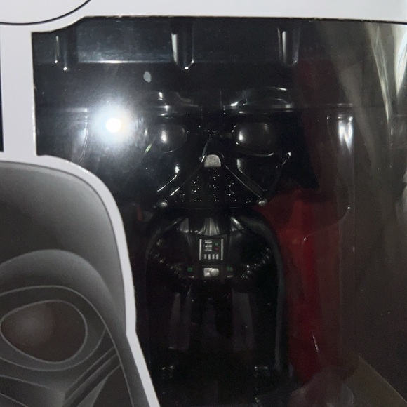 New**Darth Vader Pop figure - Picture 5 of 6